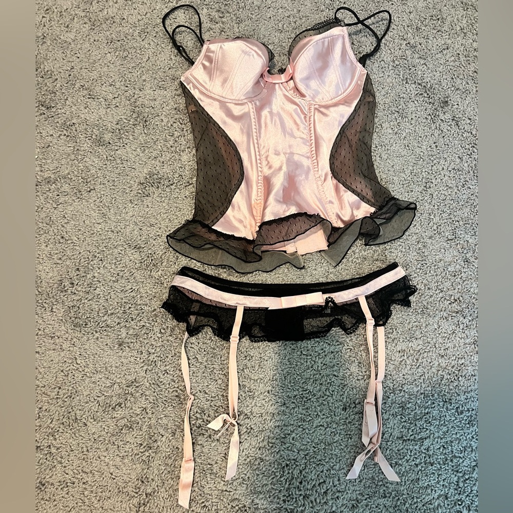Like New Cassandra Intimates Pink and Black Corset & Garter Belt Set, 34C & M/L